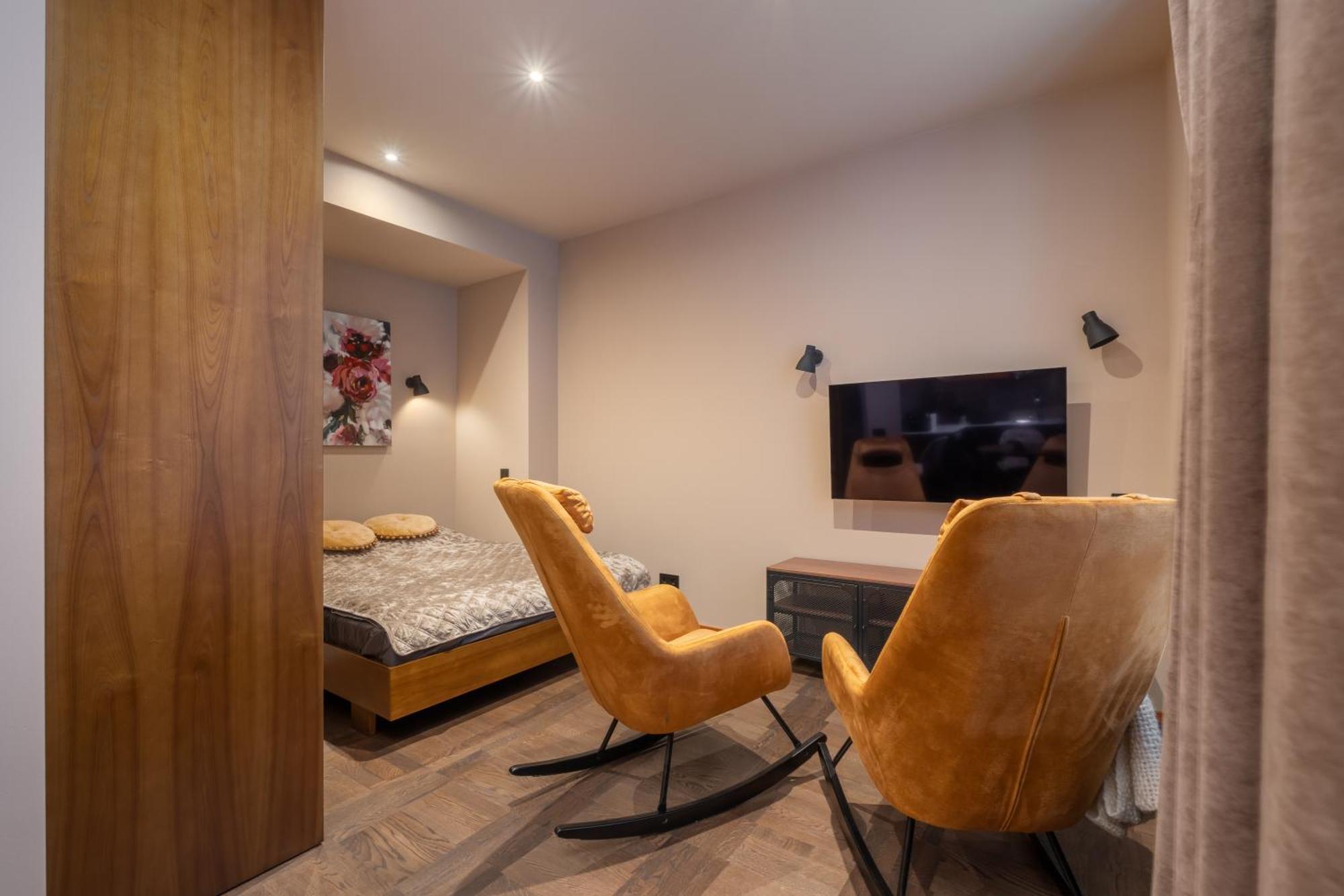 Stylish Old Town Apartment On Mucenieku Street Riga Ngoại thất bức ảnh